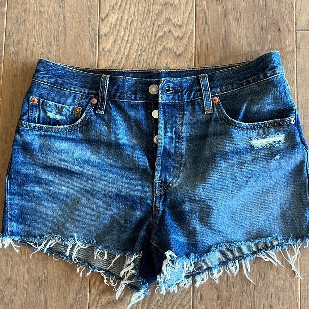 Levi 501 Jean Shorts. Size W28.